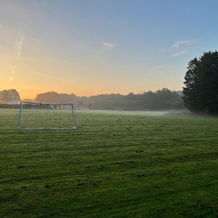 ホテル Acorns Old Farm Felton  エクステリア 写真