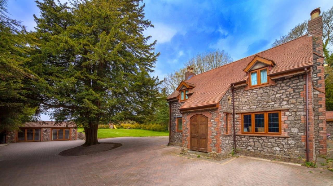 ホテル Acorns Old Farm Felton  エクステリア 写真