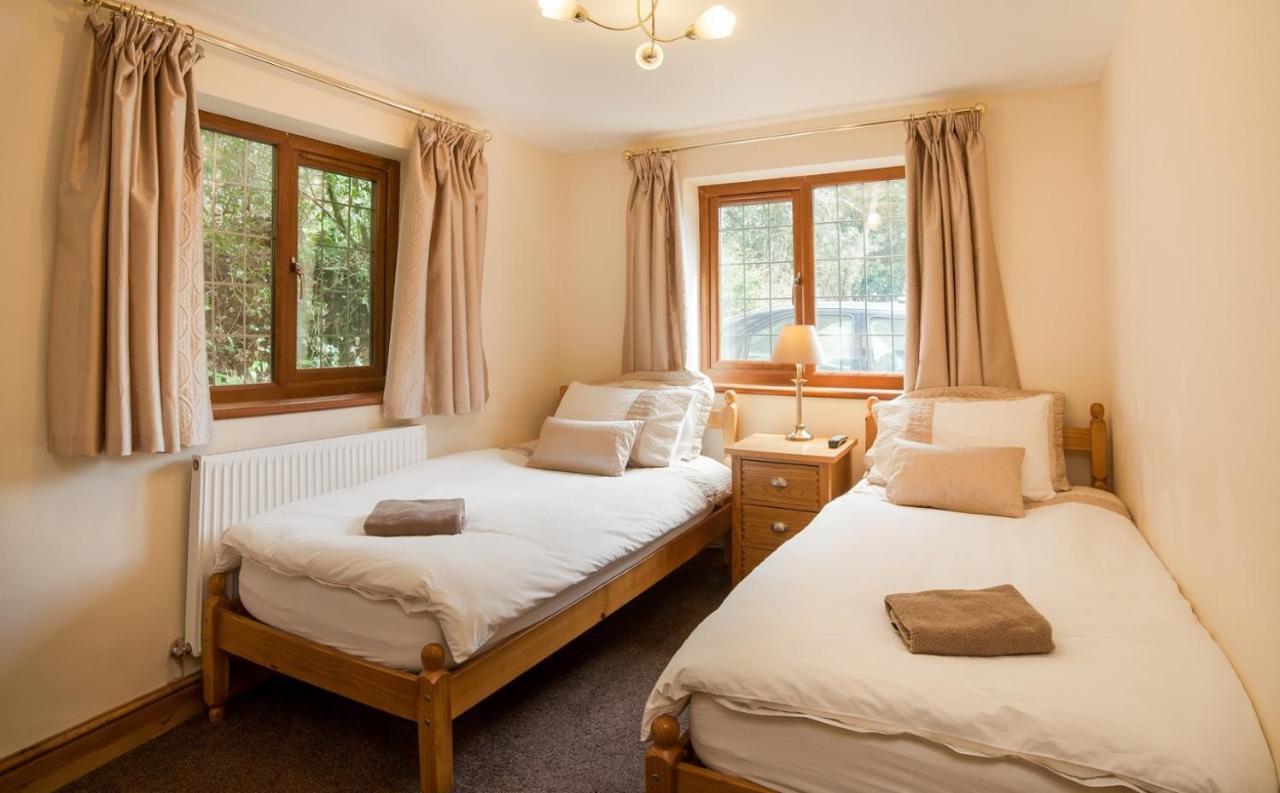 ホテル Acorns Old Farm Felton  エクステリア 写真