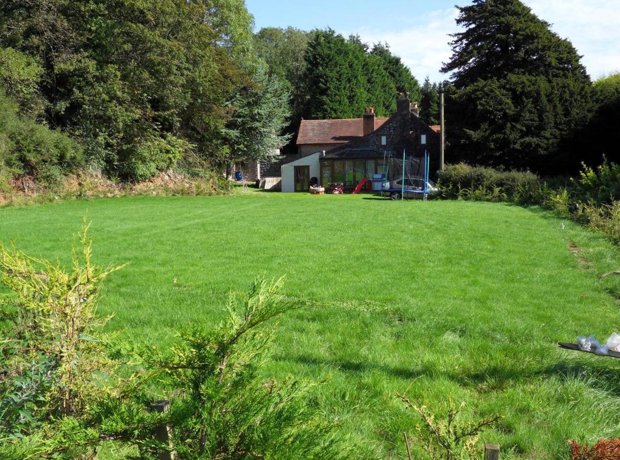 ホテル Acorns Old Farm Felton  エクステリア 写真